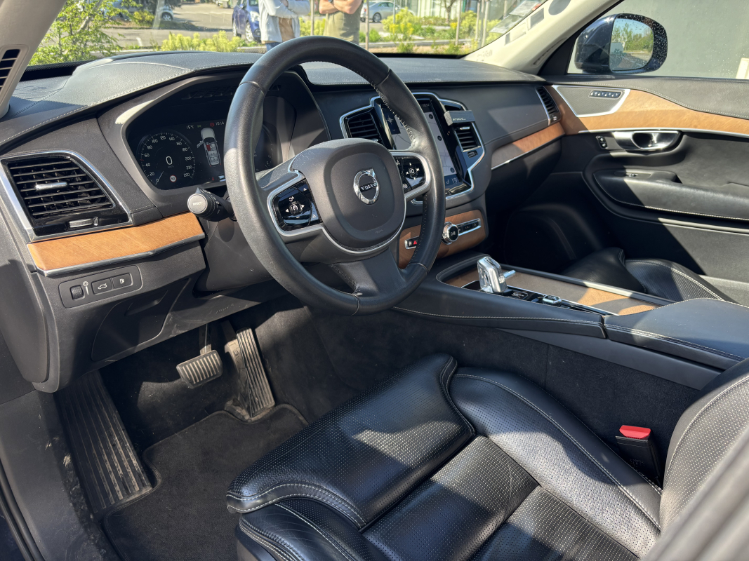 Volvo XC90 — 12