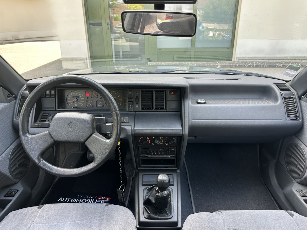 Renault 21 — 18