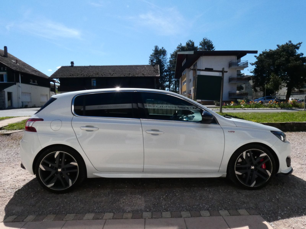 Peugeot 308 — 4