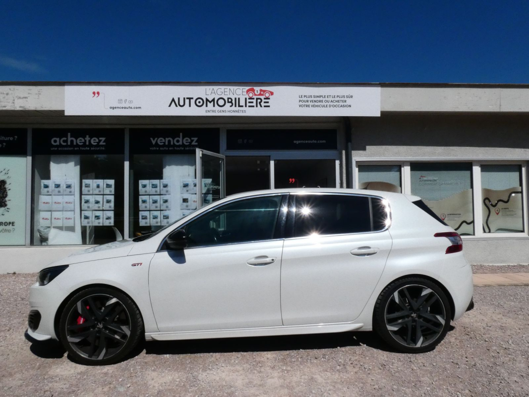 Peugeot 308 — 8