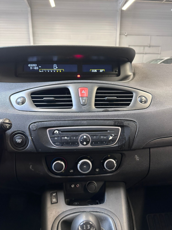 Renault Scenic — 16