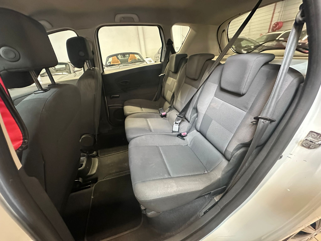 Renault Scenic — 10