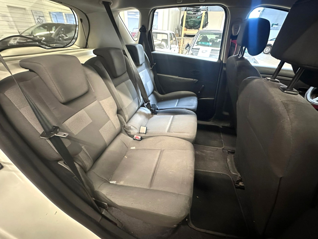 Renault Scenic — 11