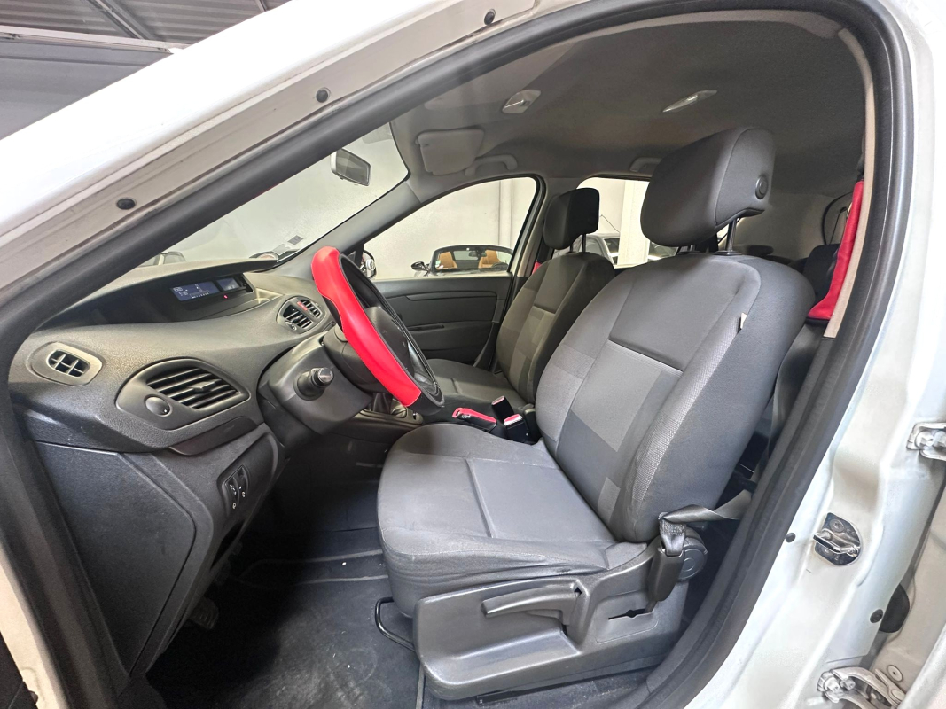 Renault Scenic — 9