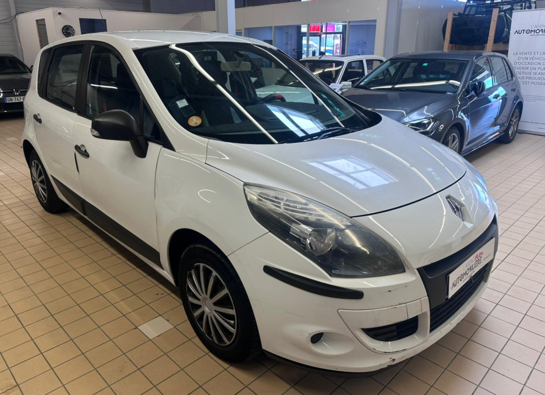 Renault Scenic — 3