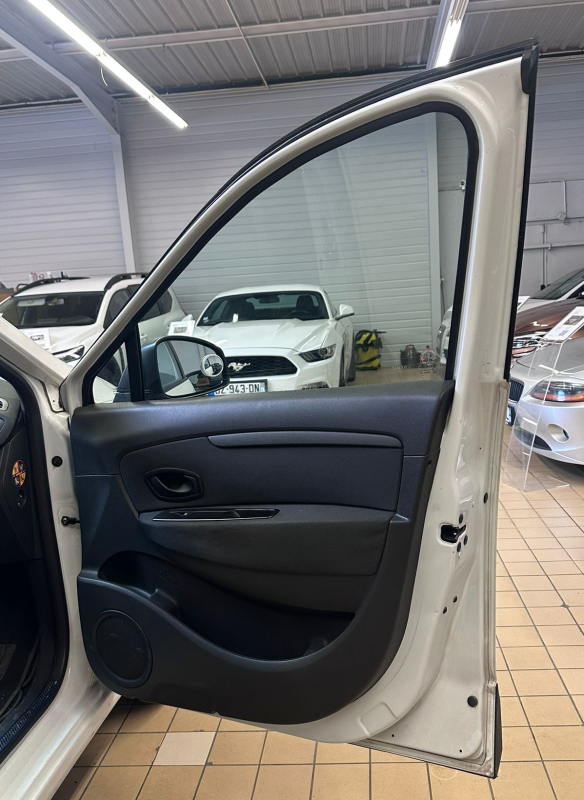 Renault Scenic — 21