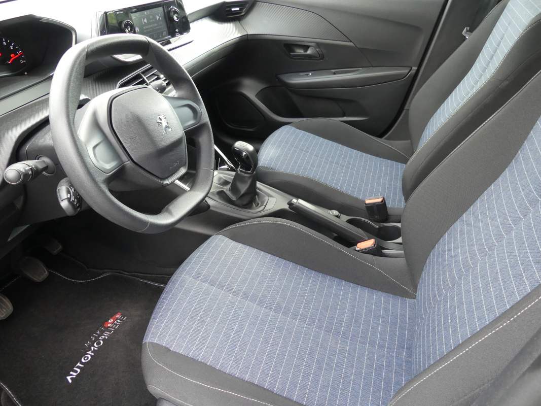 Peugeot 208 — 9