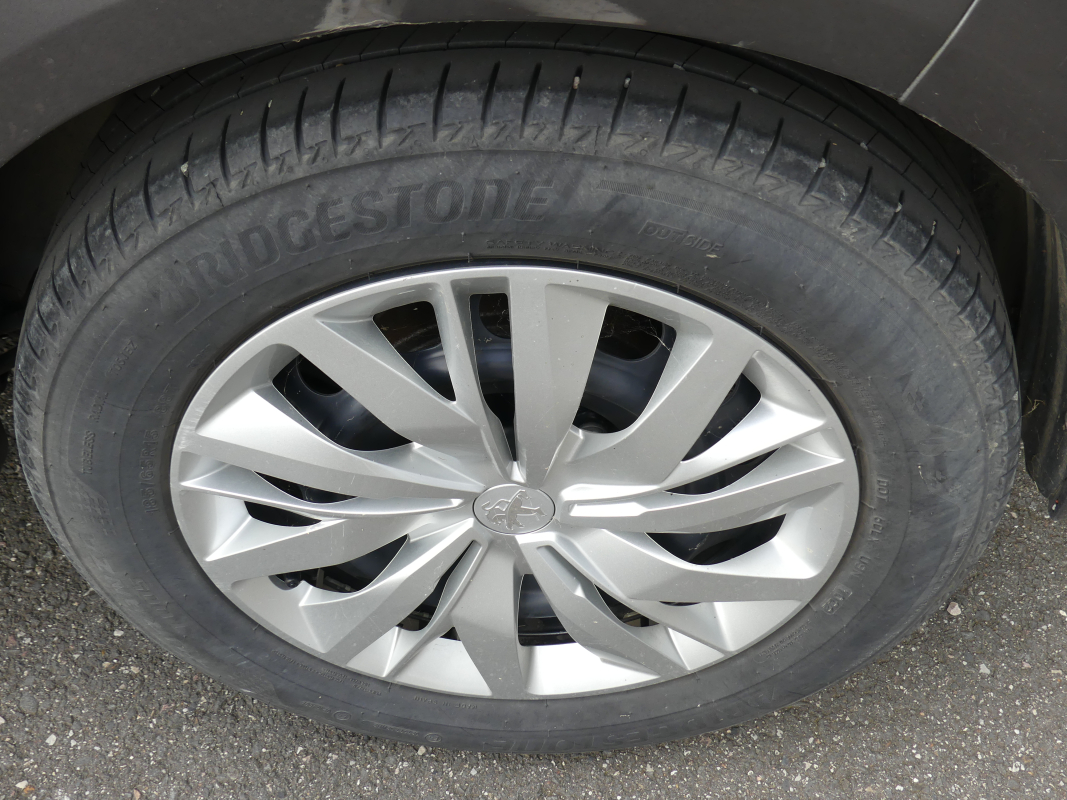 Peugeot 208 — 24