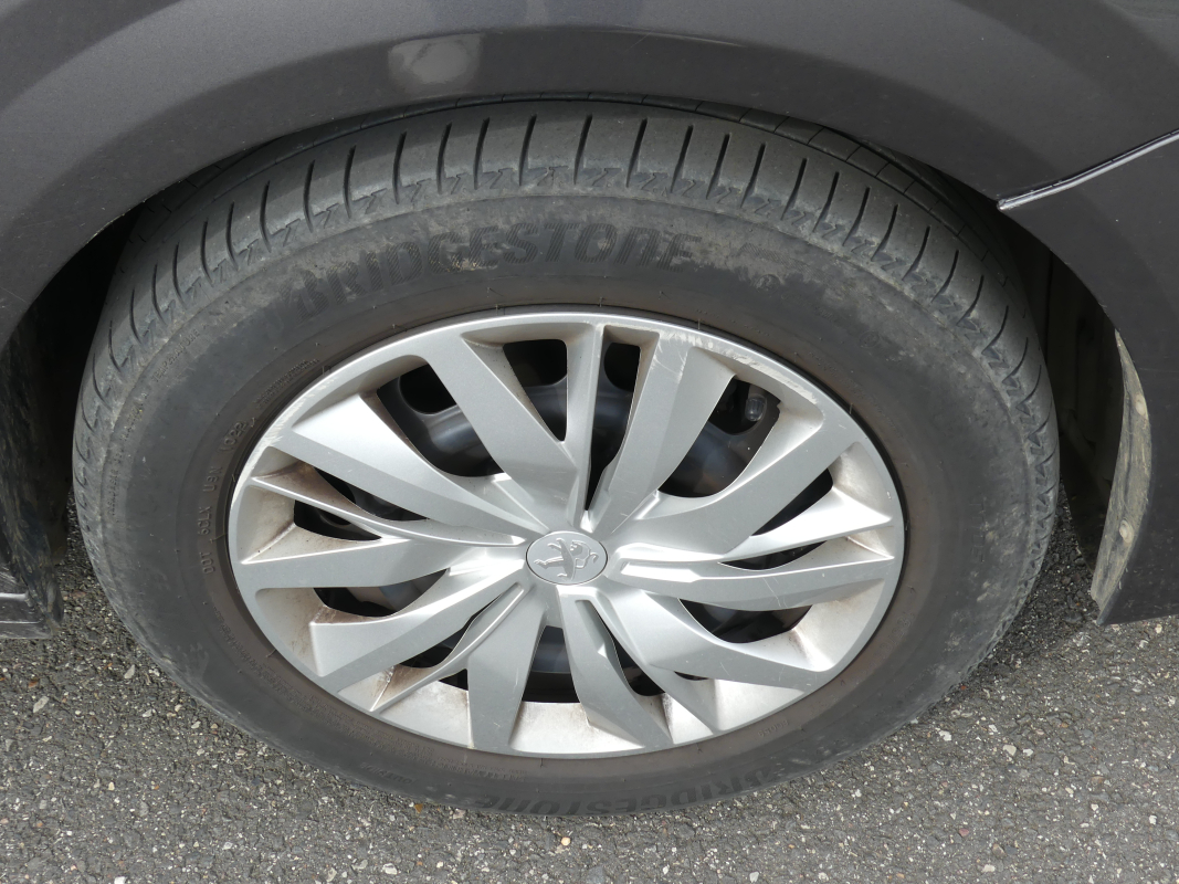 Peugeot 208 — 25