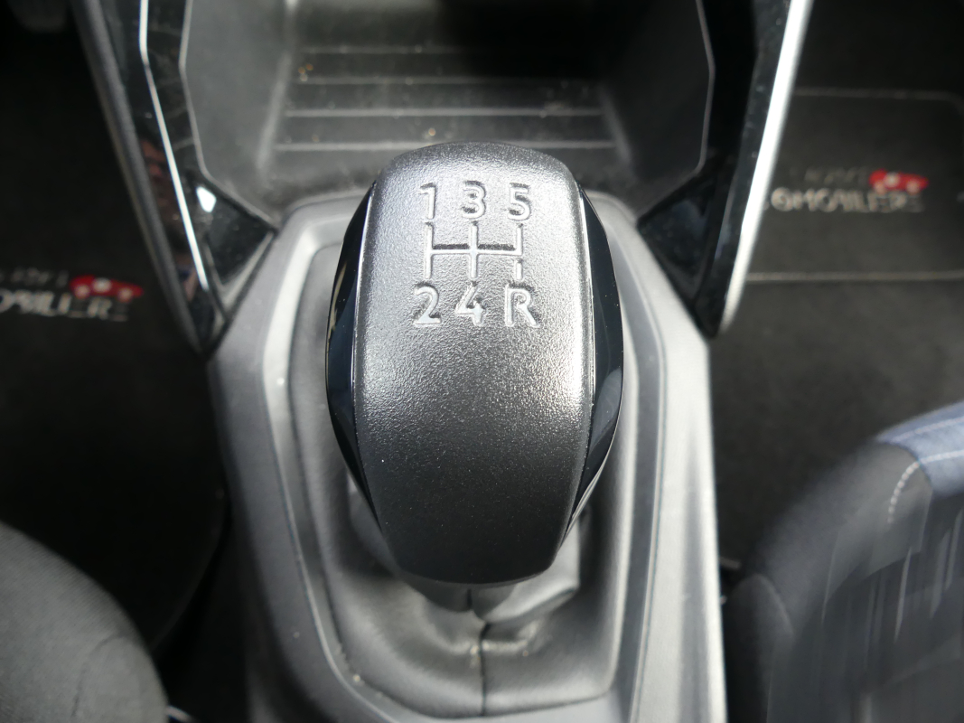 Peugeot 208 — 16