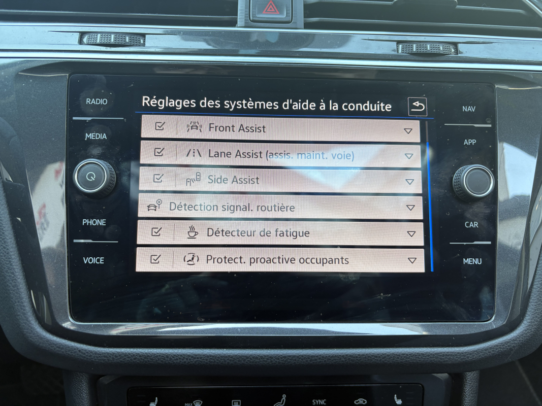 Volkswagen Tiguan — 21