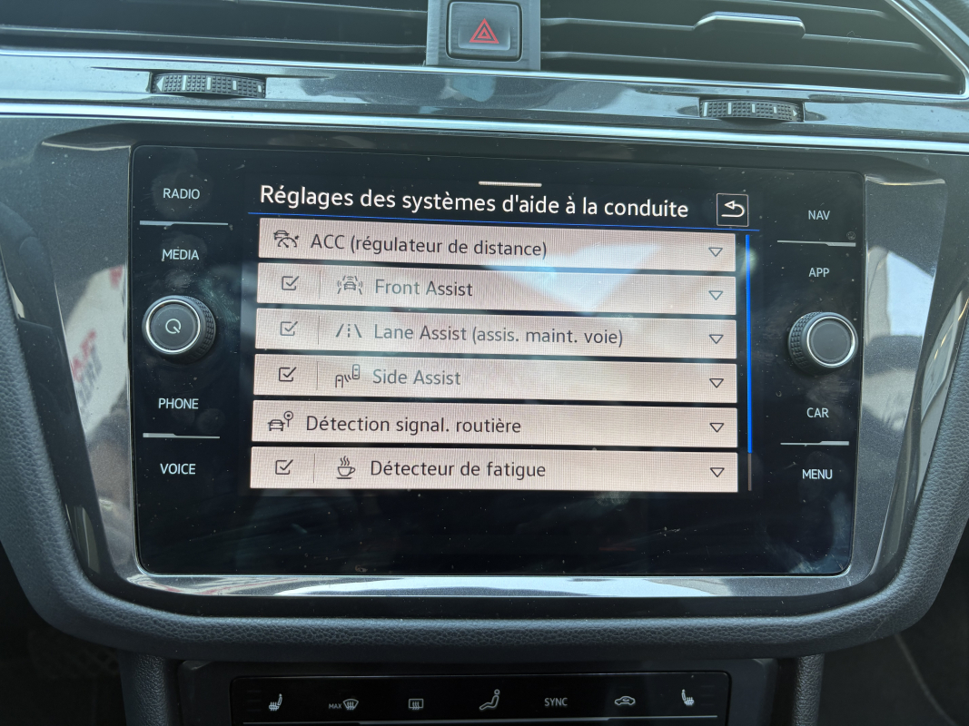 Volkswagen Tiguan — 22