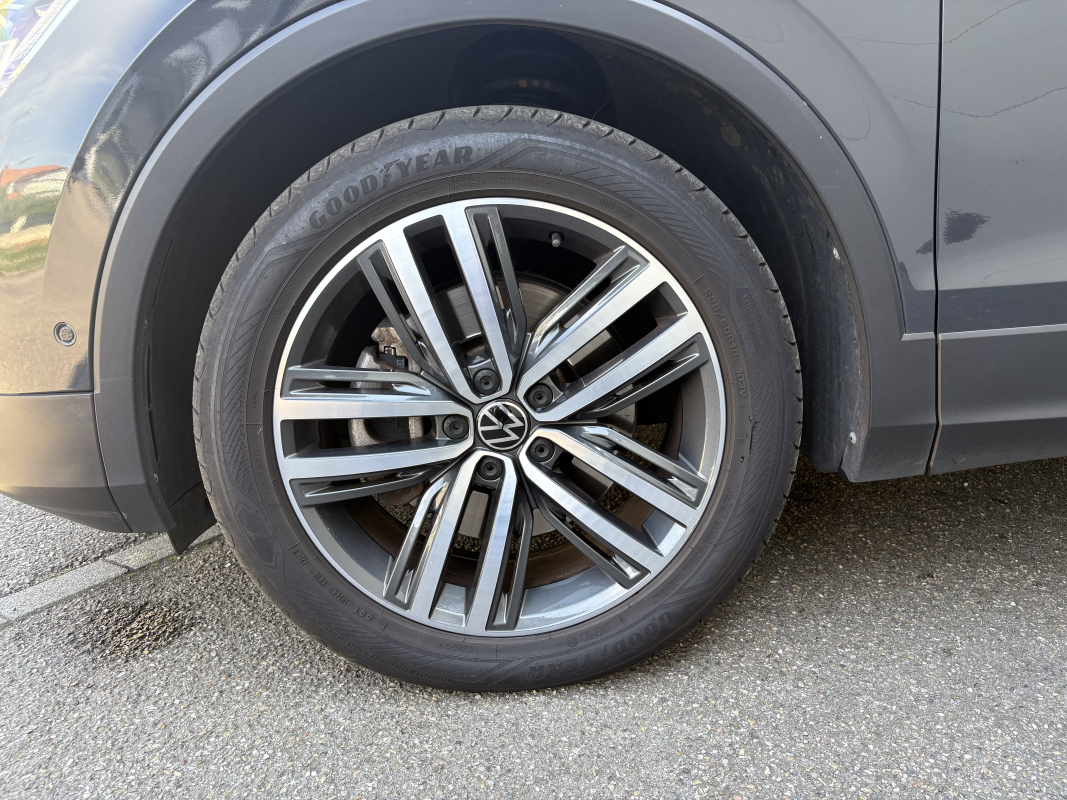 Volkswagen Tiguan — 33
