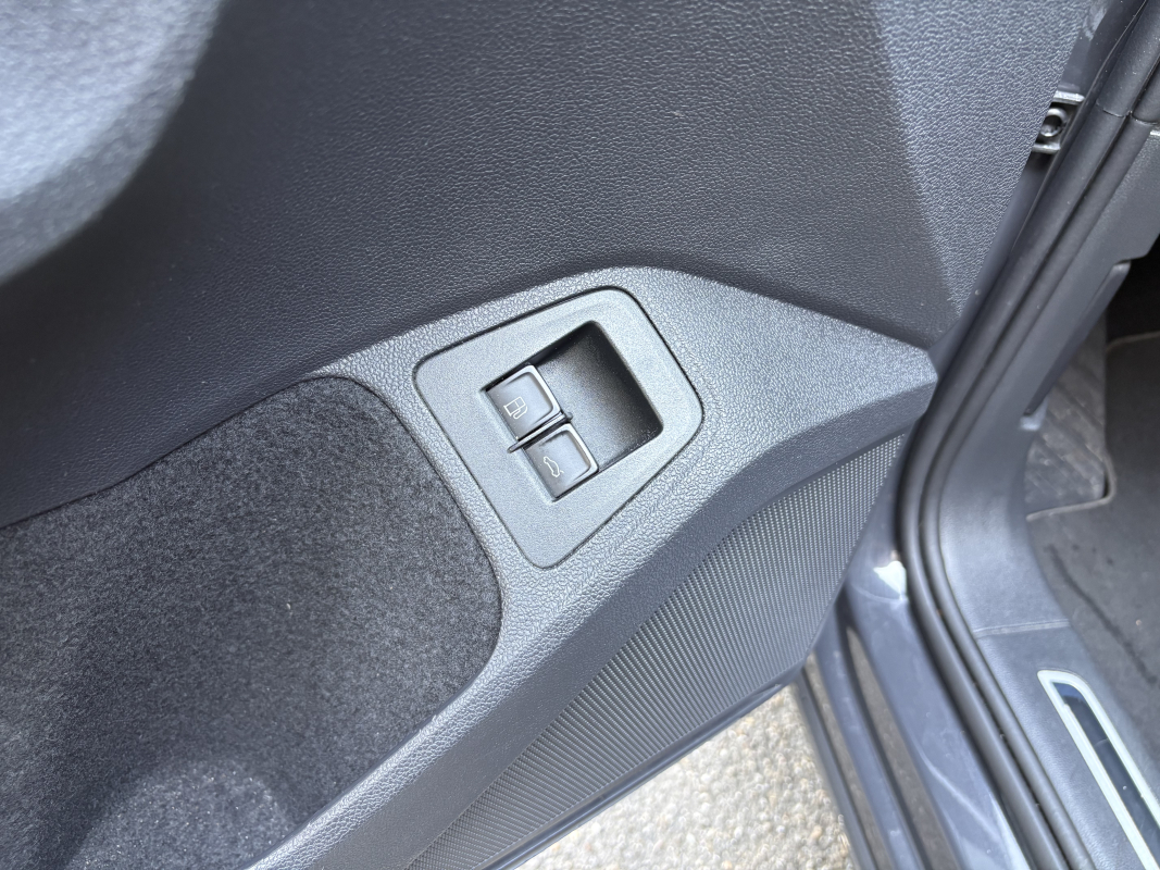 Volkswagen Tiguan — 30