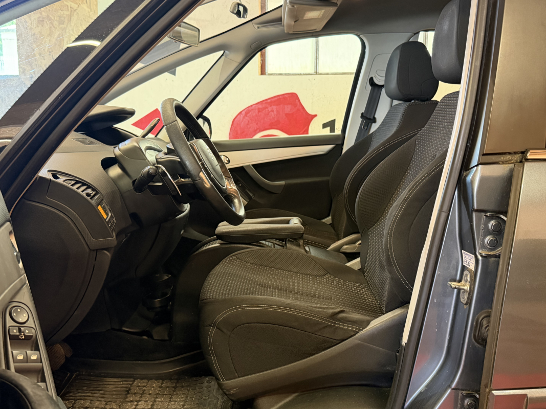 Citroen C4 Picasso — 8