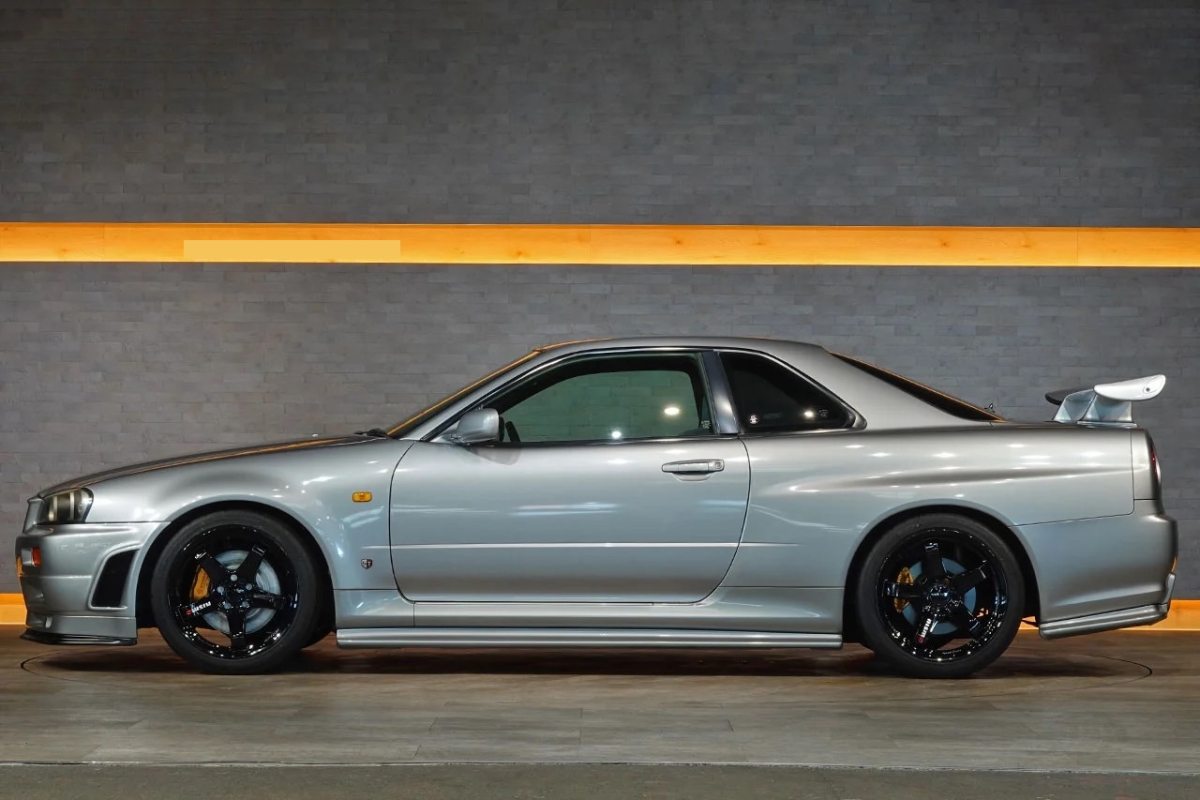 Nissan Skyline — 6