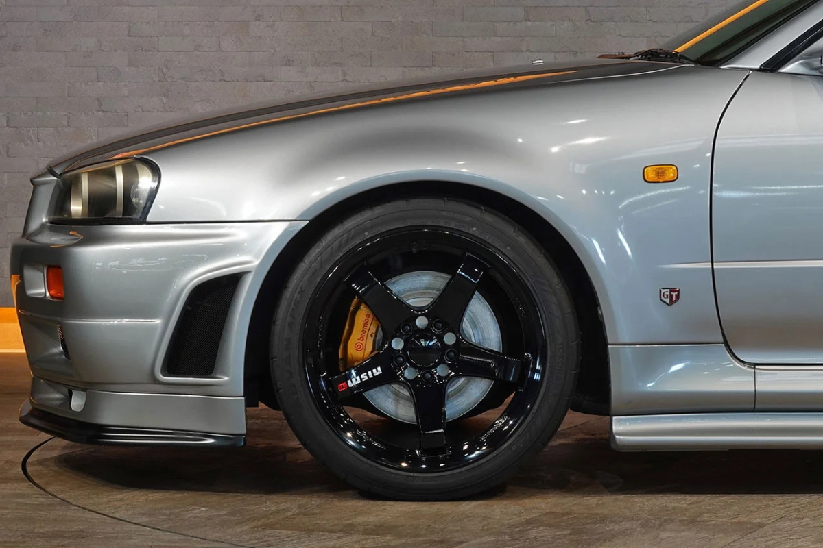 Nissan Skyline — 25