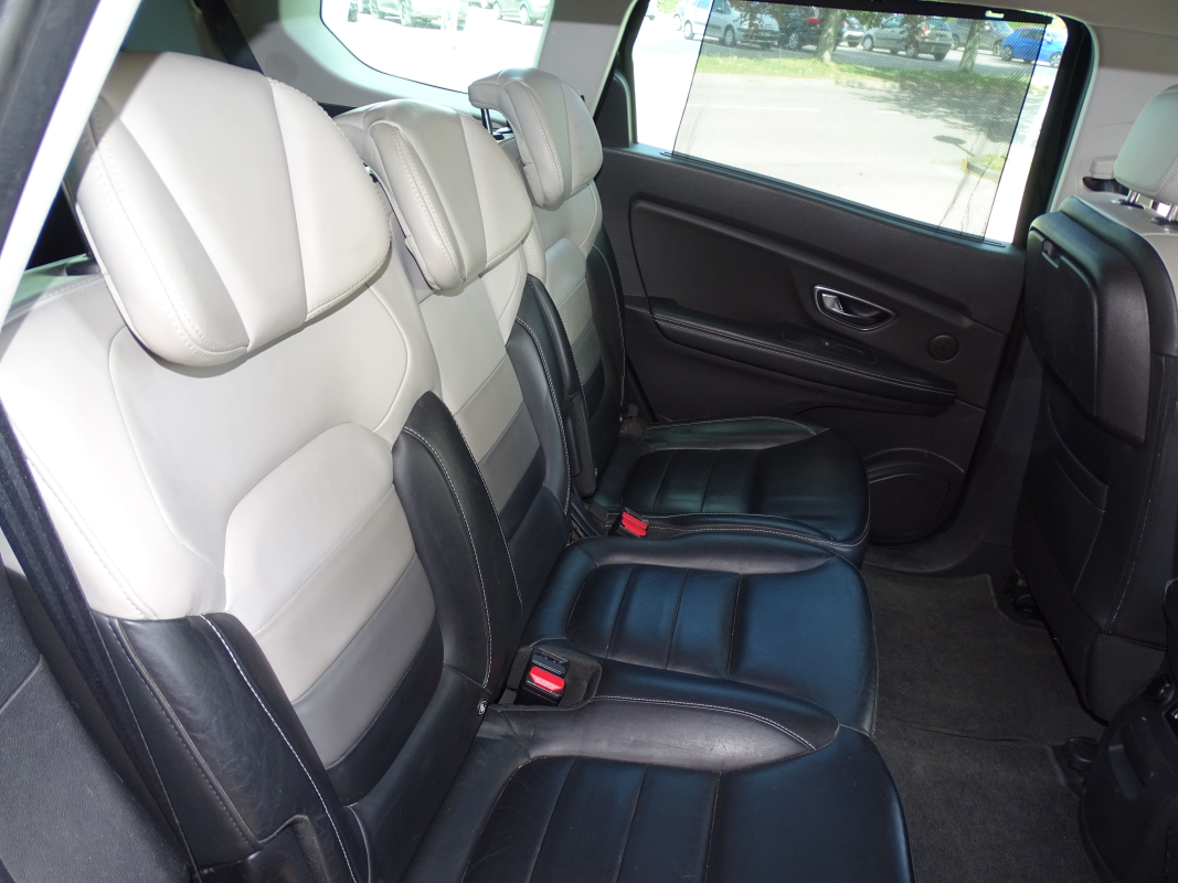 Renault Scenic — 12