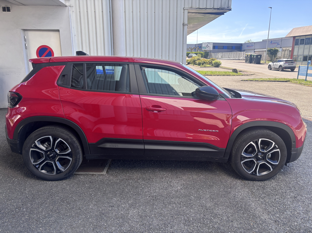 Jeep Avenger — 8