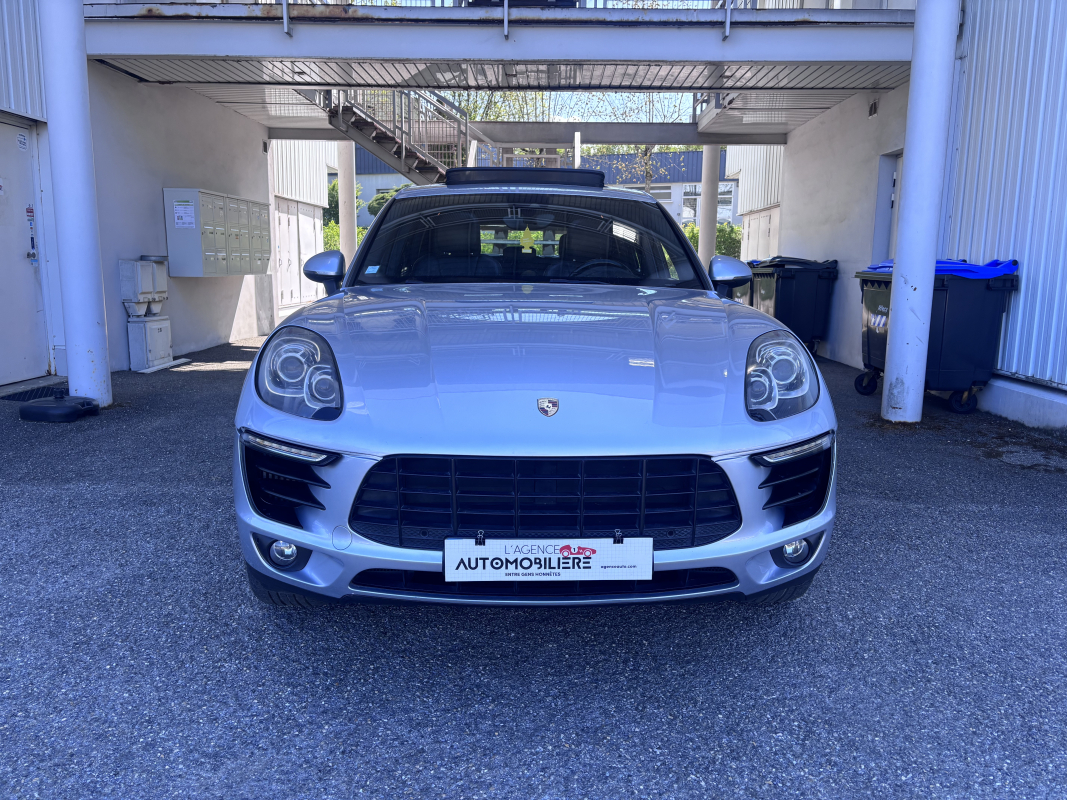 Porsche Macan — 2