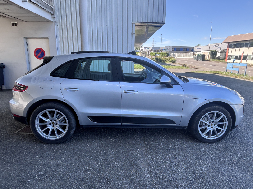 Porsche Macan — 8