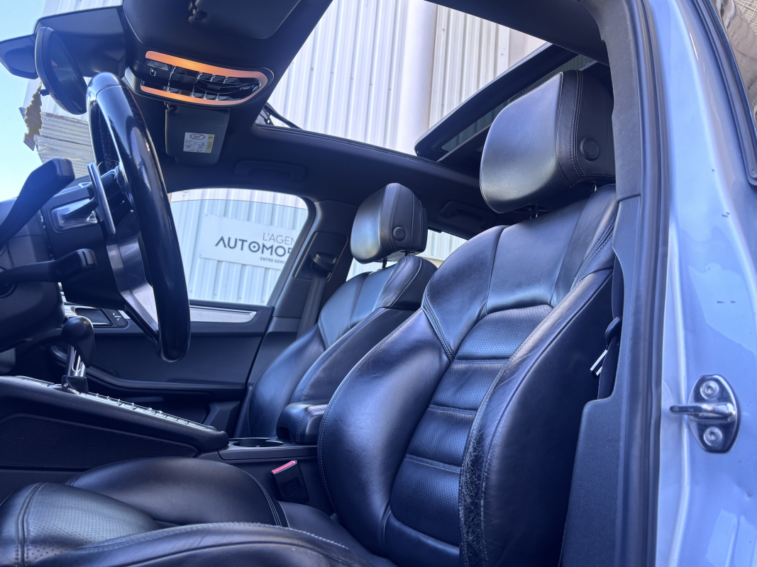 Porsche Macan — 13