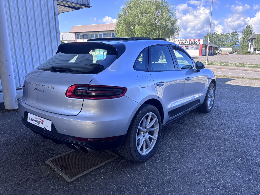 Porsche Macan — 7