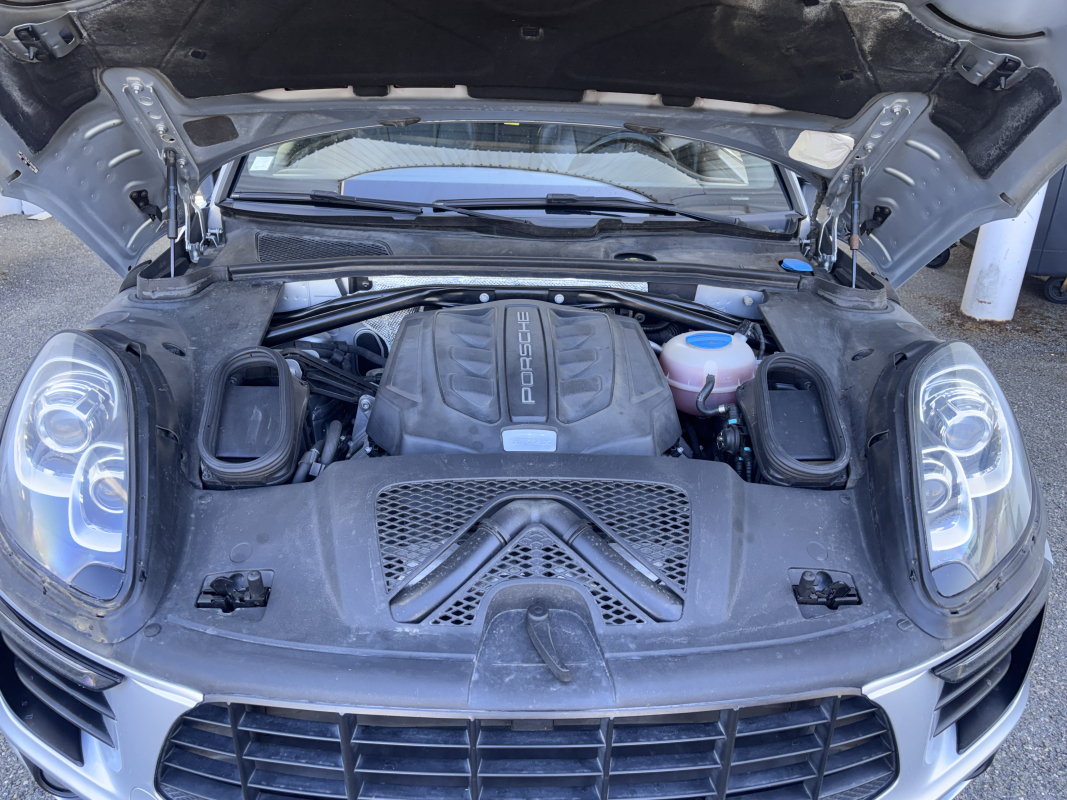 Porsche Macan — 29