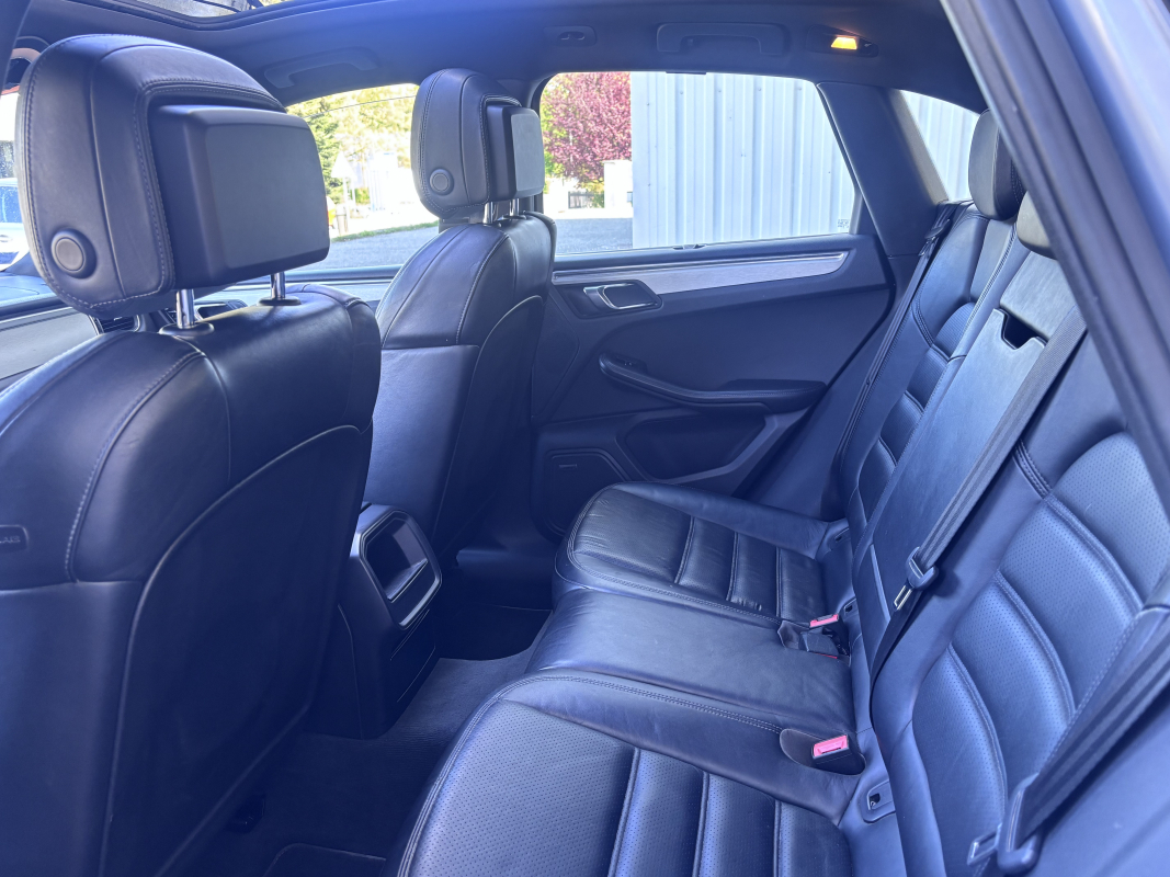 Porsche Macan — 19