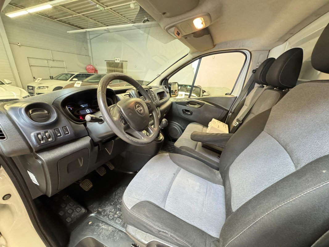Opel Vivaro — 12