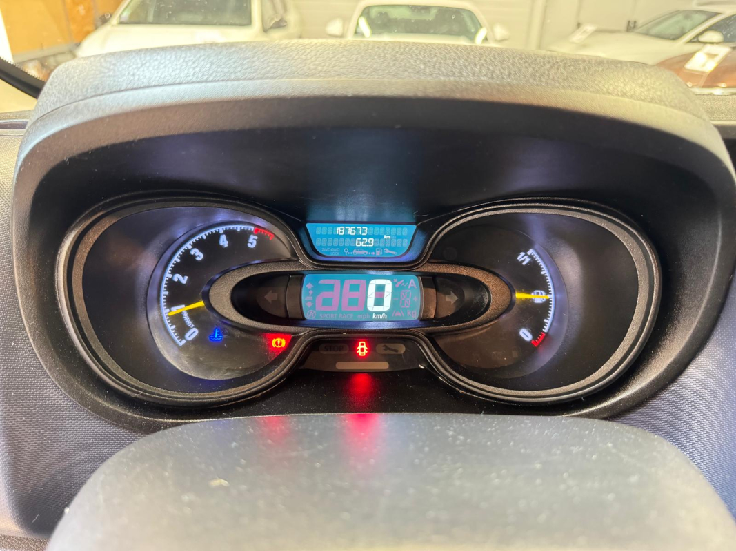 Opel Vivaro — 16