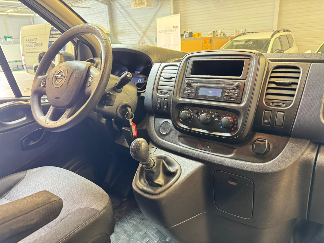 Opel Vivaro — 11