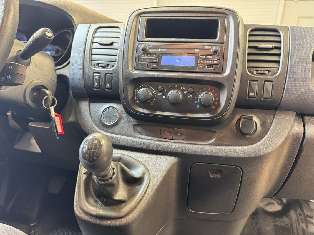 Opel Vivaro — 15