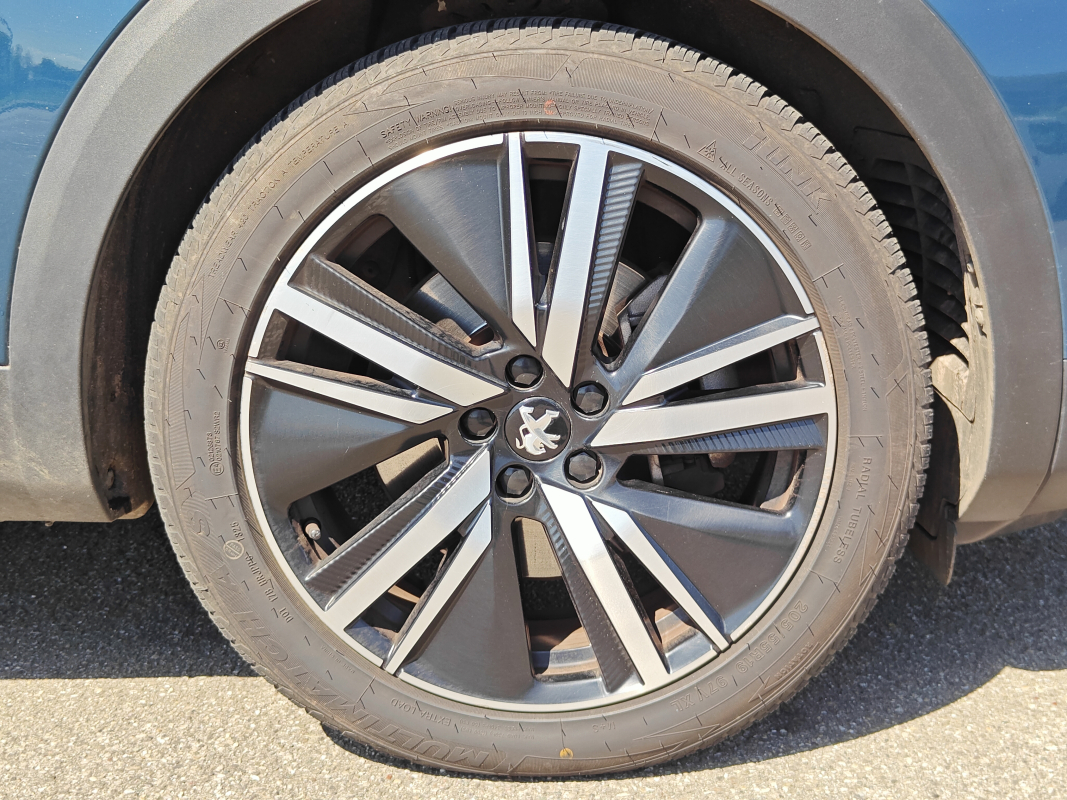 Peugeot 3008 HYbrid4 — 9