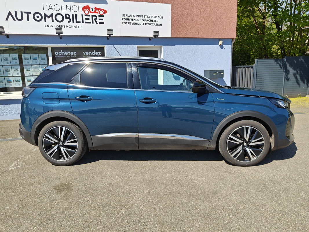 Peugeot 3008 HYbrid4 — 8
