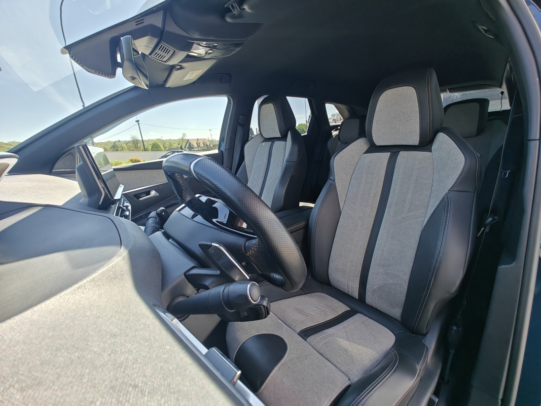 Peugeot 3008 HYbrid4 — 10