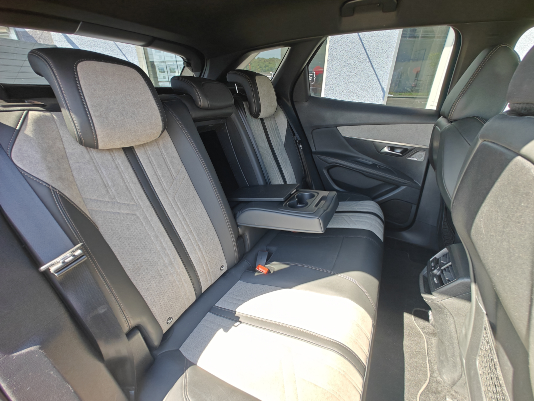 Peugeot 3008 HYbrid4 — 14