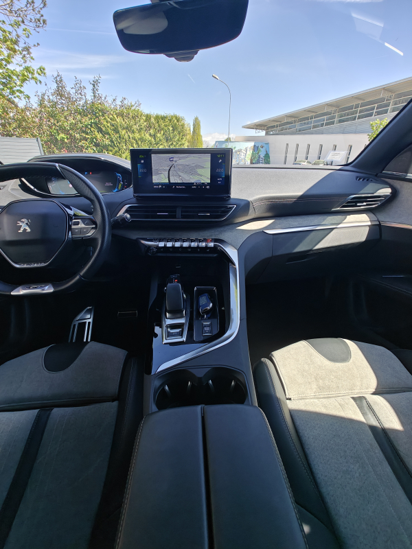 Peugeot 3008 HYbrid4 — 20