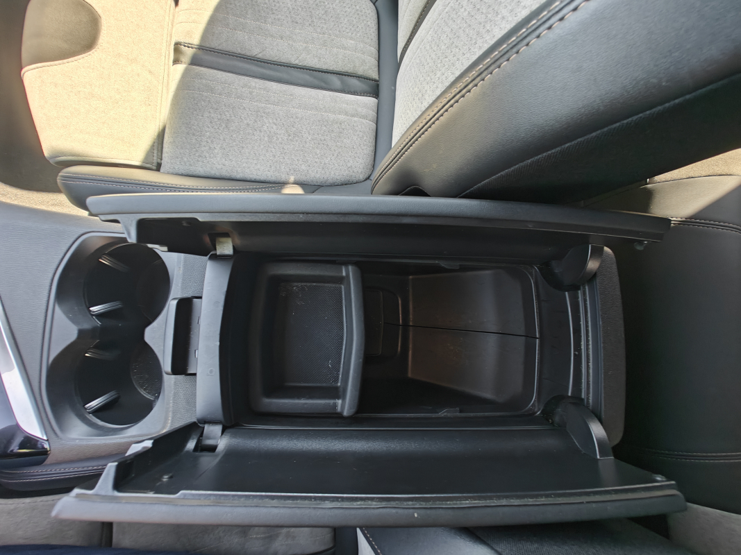 Peugeot 3008 HYbrid4 — 37