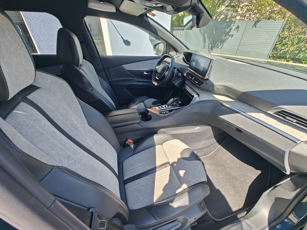 Peugeot 3008 HYbrid4 — 15