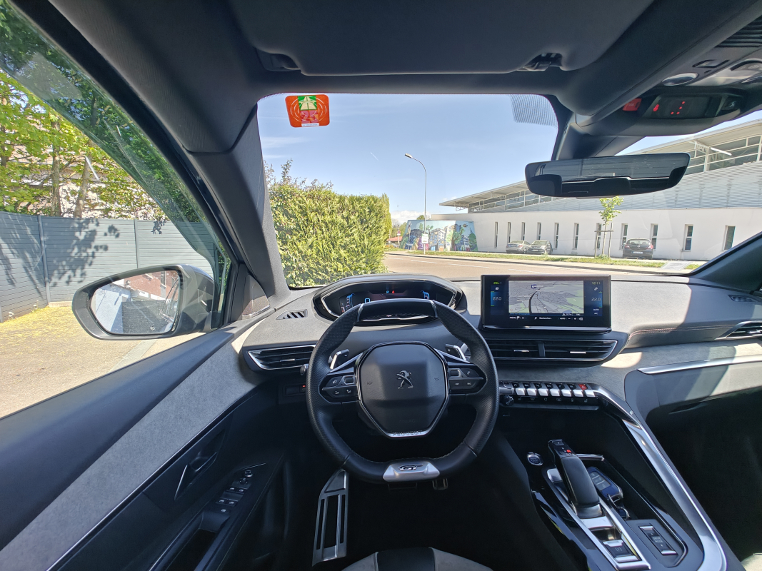 Peugeot 3008 HYbrid4 — 18