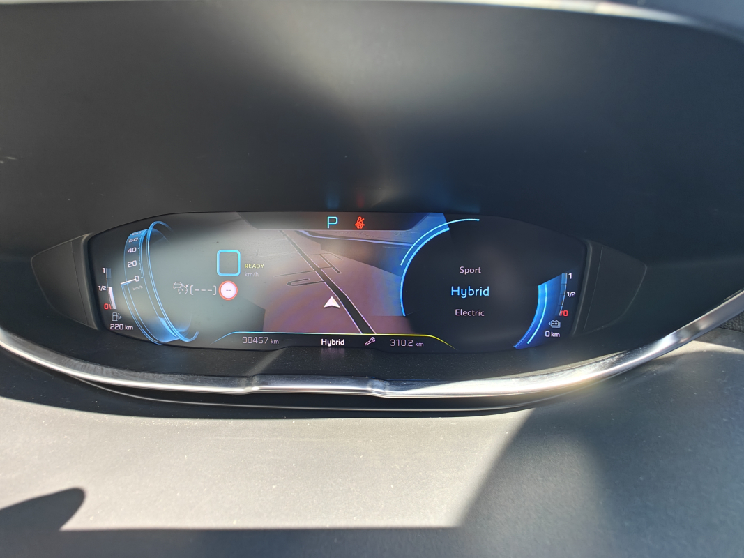 Peugeot 3008 HYbrid4 — 33