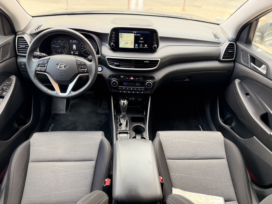 Hyundai Tucson — 12