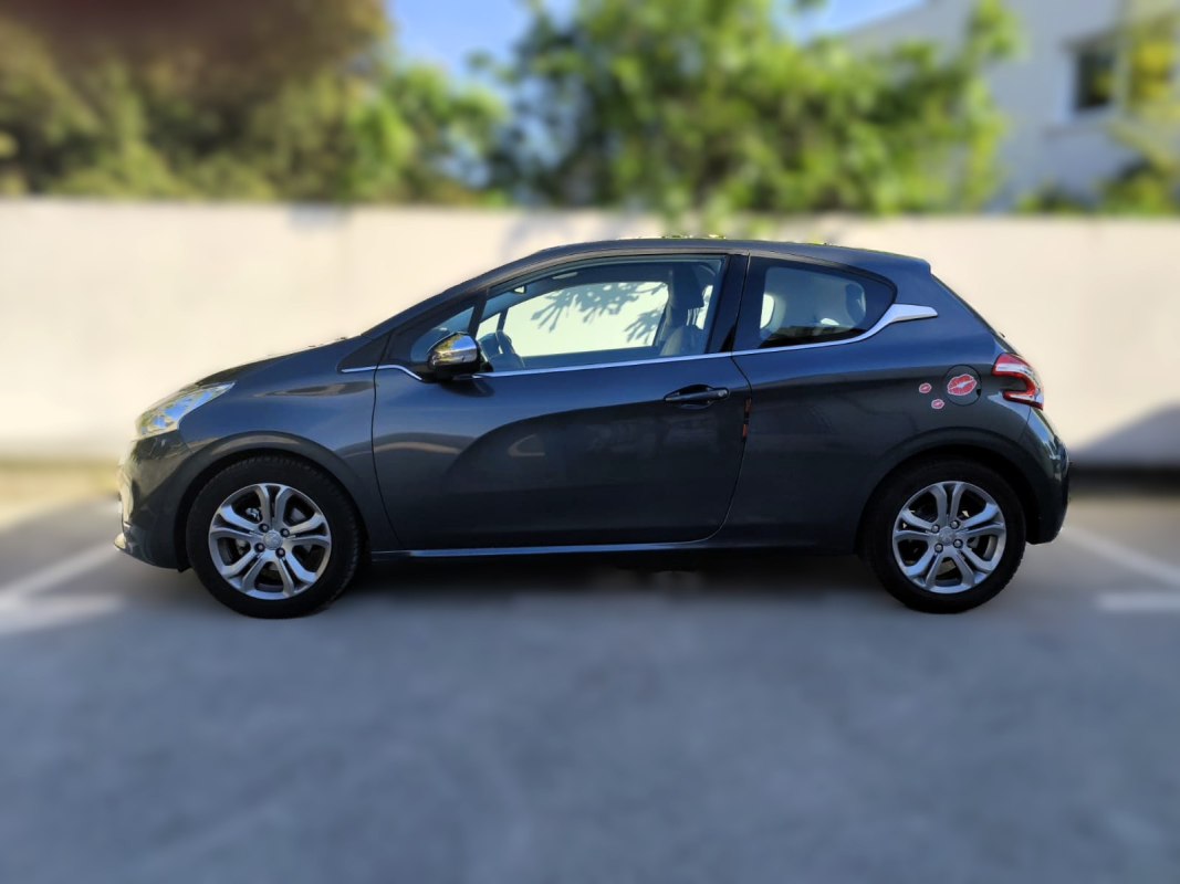 Peugeot 208 — 2