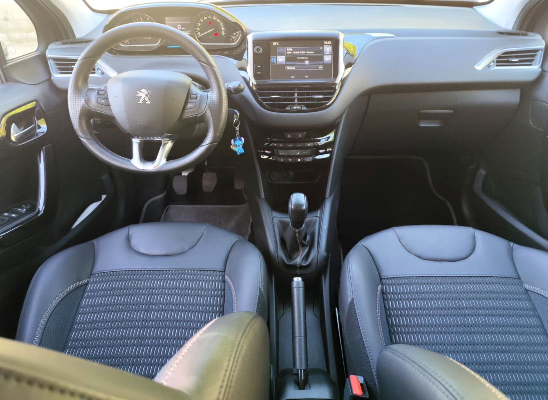 Peugeot 208 — 9
