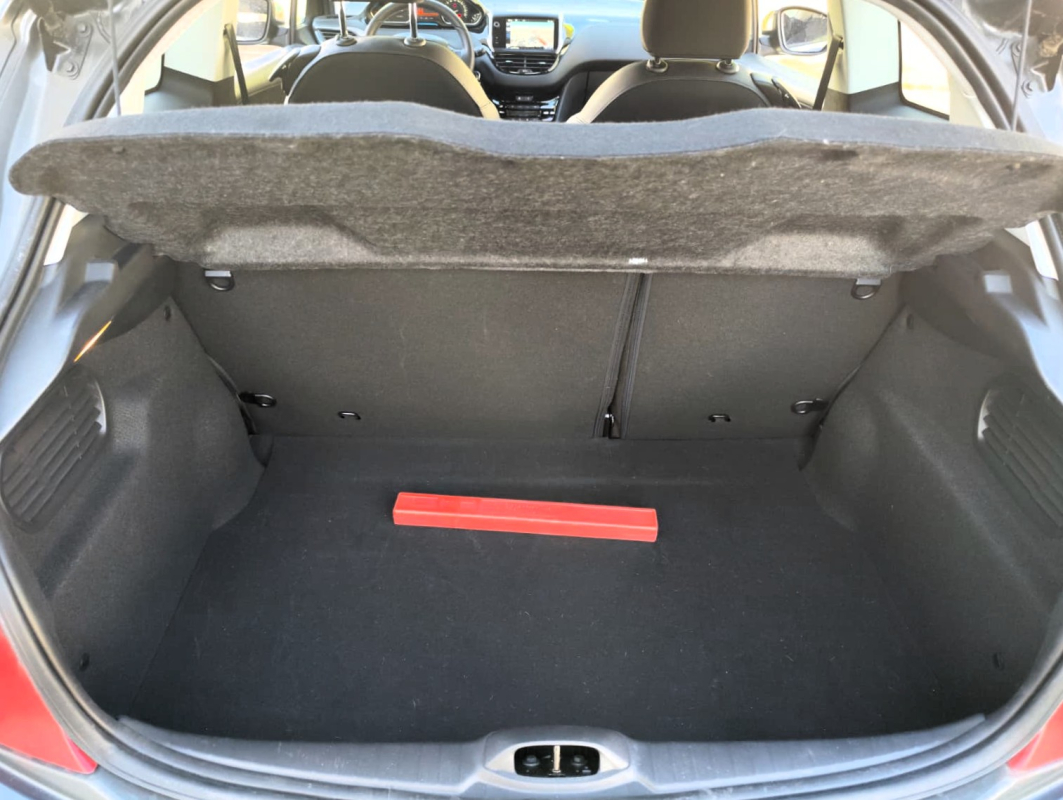 Peugeot 208 — 21