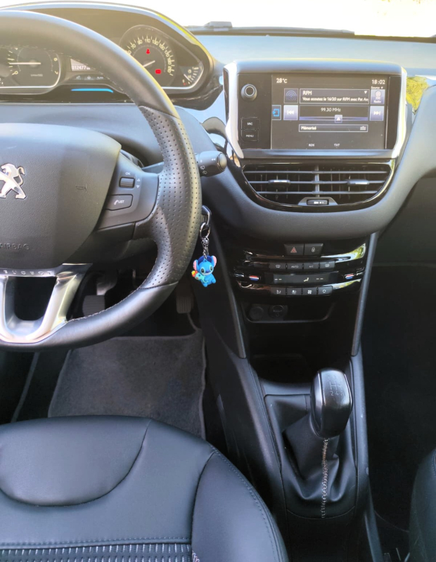 Peugeot 208 — 17