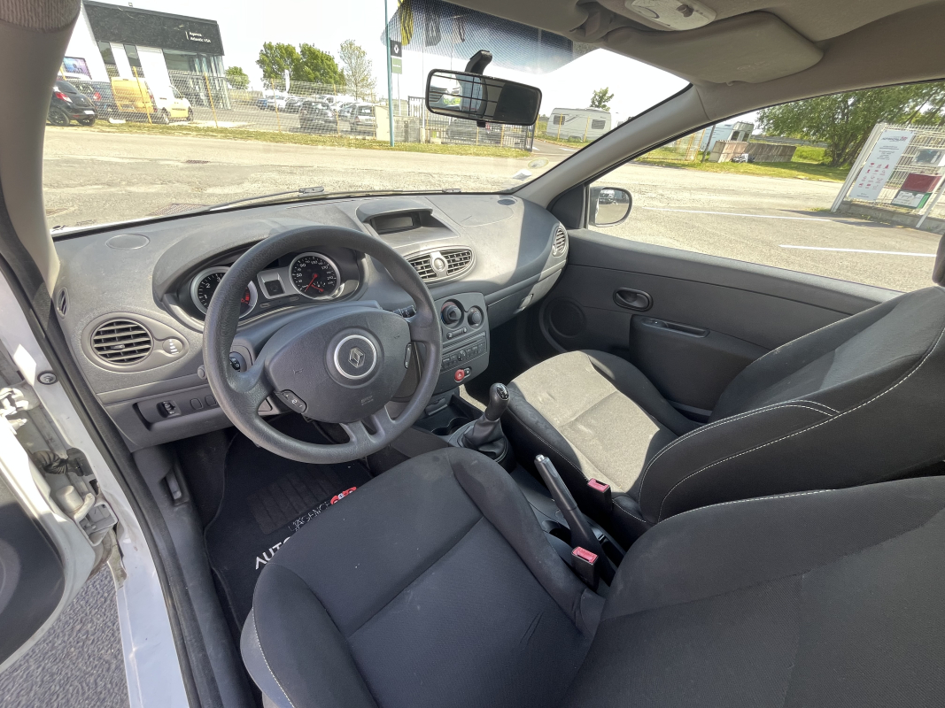 Renault Clio — 14