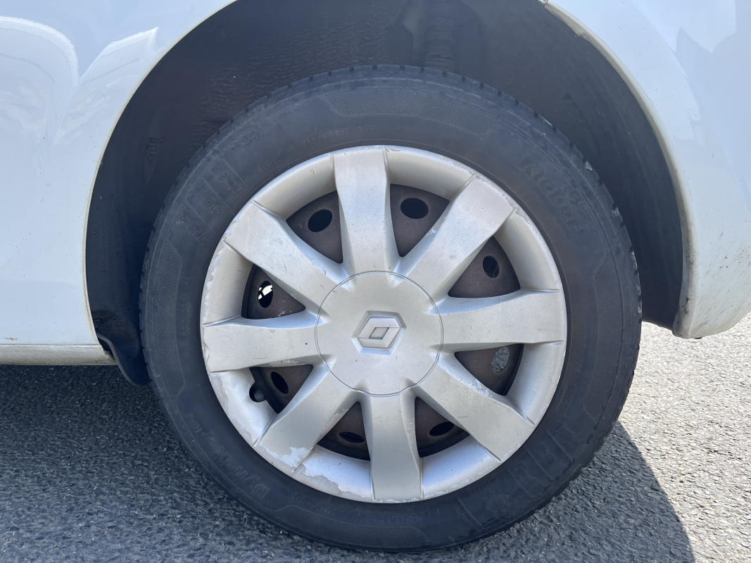 Renault Clio — 17