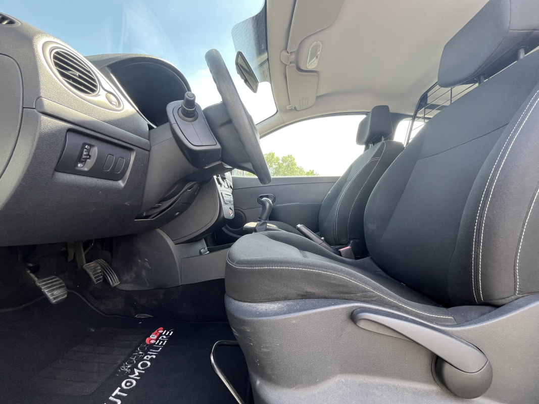 Renault Clio — 10